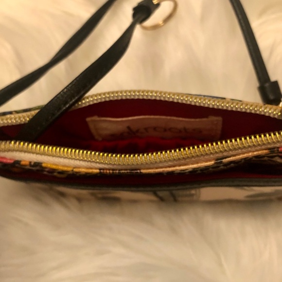 Sakroots Wristlet – Peace - Picture 6 of 7